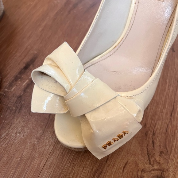 Prada patent leather wedges with bow detail, size 7.5 - Picture 4 of 14